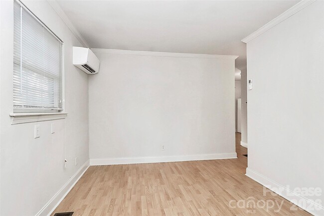 Building Photo - 1728 Lombardy Cir