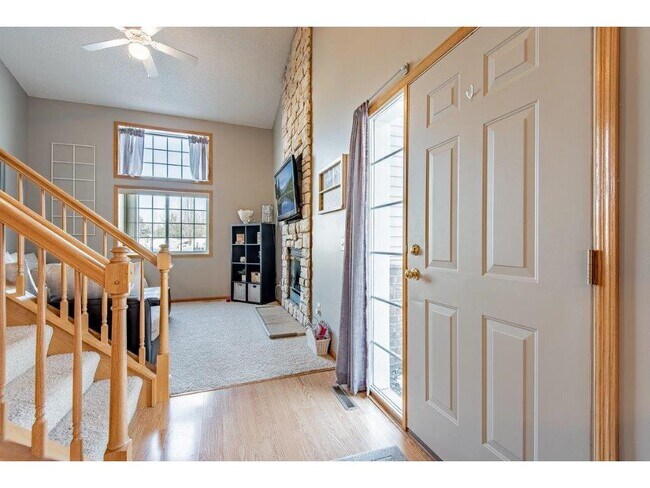 Foto del edificio - 7634 Lachman Ave NE