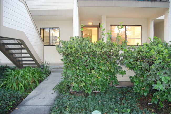 Building Photo - 39147 Walnut Ter