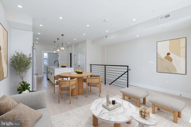 Foto del edificio - 722 Kenyon St NW