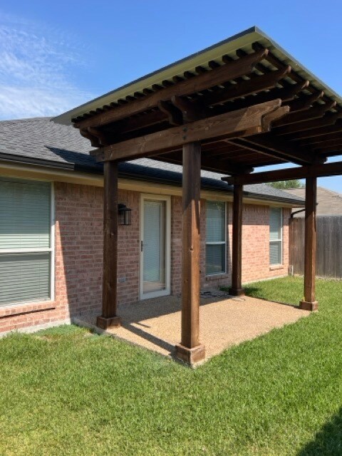 Building Photo - 637 Tulane Dr
