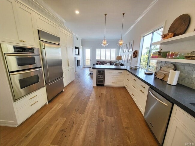 Building Photo - 6206 E Cliffway Dr