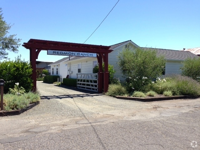 Property Entrance - 871 A Dowdell Ln