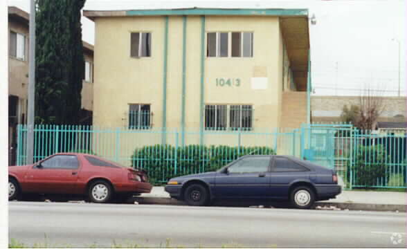 Primary Photo - 10413 S Broadway