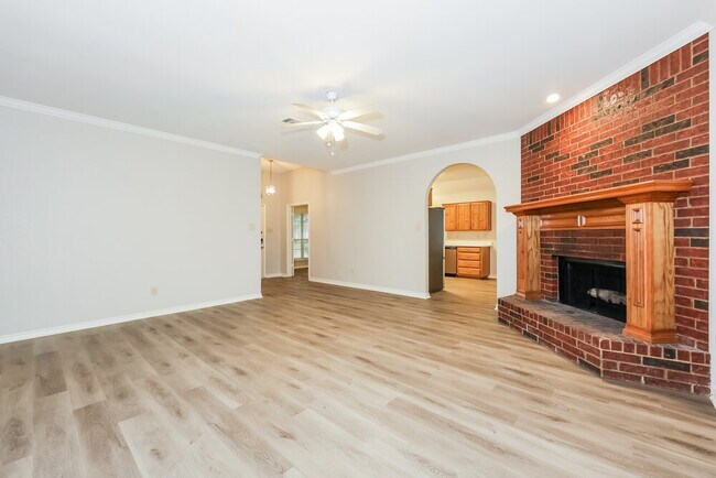 Foto del edificio - 7605 Colfax Dr