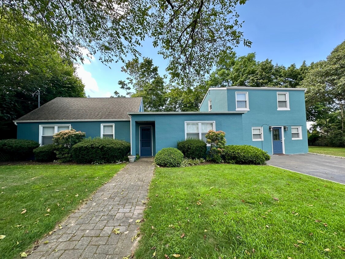 Primary Photo - 56 Deer Dr