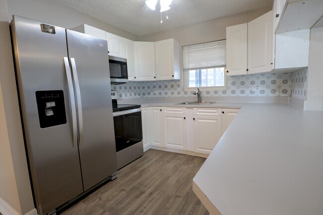 Building Photo - 1285 SE Port St Lucie Blvd