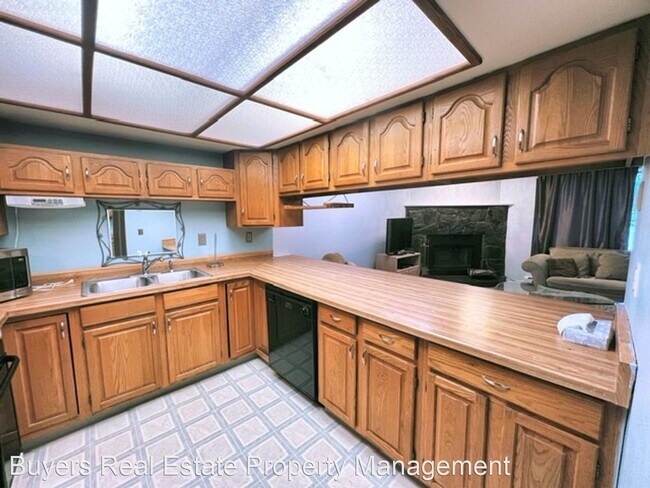 Building Photo - 2 br, 1 bath House - 355 Donna Drive Unit 10