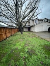 Building Photo - 1096-1098 W Regis St