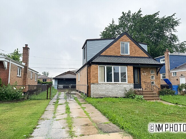 Foto del edificio - 7926 S Kostner Ave