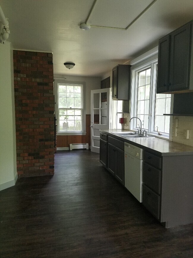 Foto del edificio - 115 Llenroc Ct