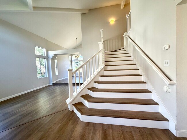 Foto del edificio - Resort-Style 4 bedroom 2.5 Bath Home on a Corner Lot with Pool, Spa & Solar