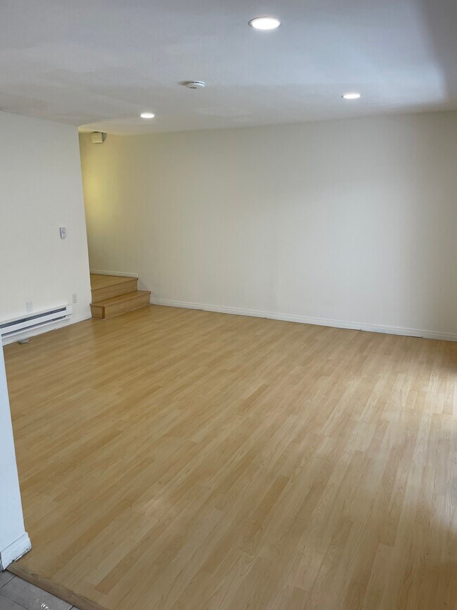 Foto del edificio - 519 N Francisca Ave