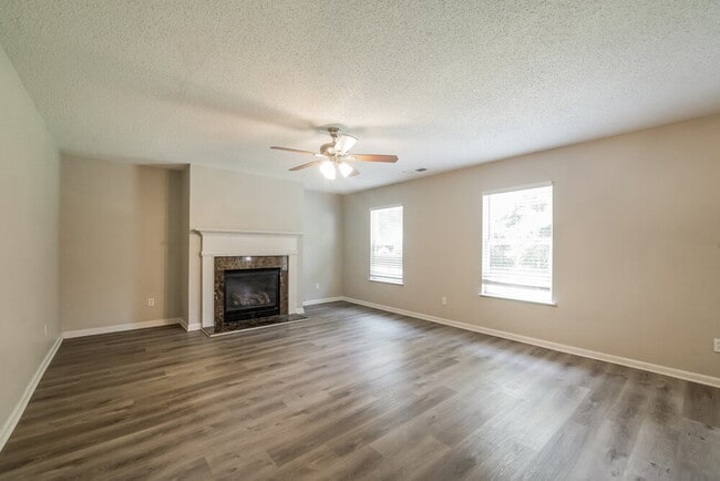 Foto del edificio - 1027 Sycamore Ln