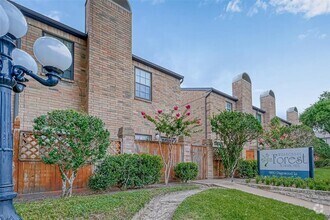 Building Photo - 9850 Pagewood Ln