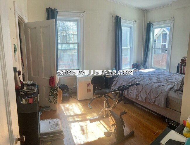 Building Photo - 31 Chester St