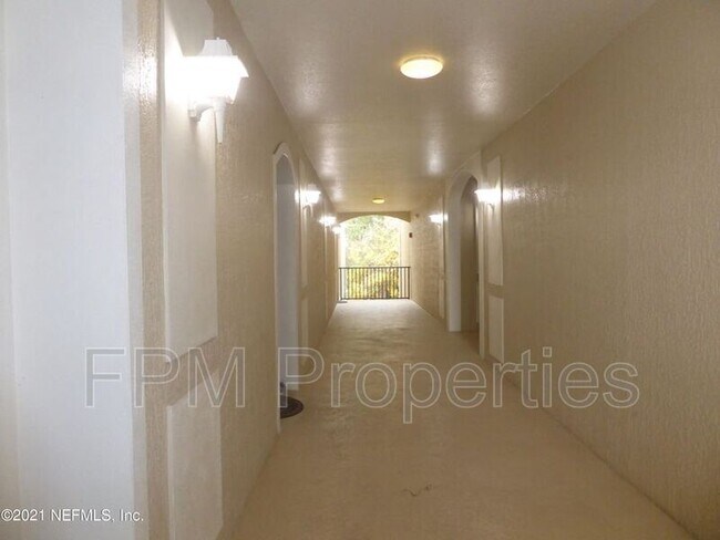Building Photo - 7801 Point Meadows Dr