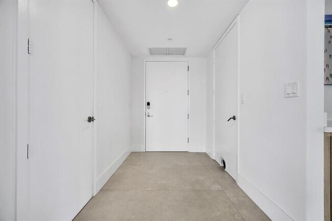 Foto del edificio - 612 Bayshore Dr