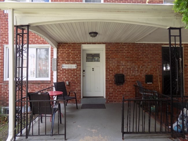 Building Photo - 2329 Ashburton St