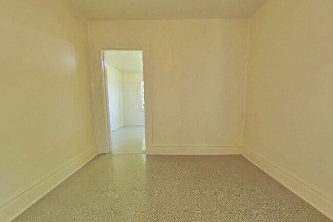 Foto del edificio - 1 Bedroom Apartment ~ Close to Campus