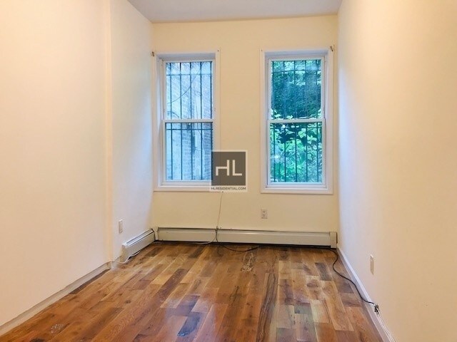 Foto del edificio - 1611 Nostrand Ave