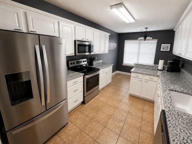 Foto del edificio - 901 Laurel Hill Cir