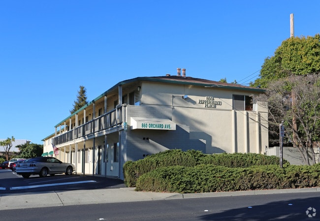 Building Photo - Holiday Orchard Apartments