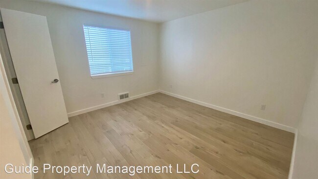 Foto del edificio - 3017 60th Ave SW