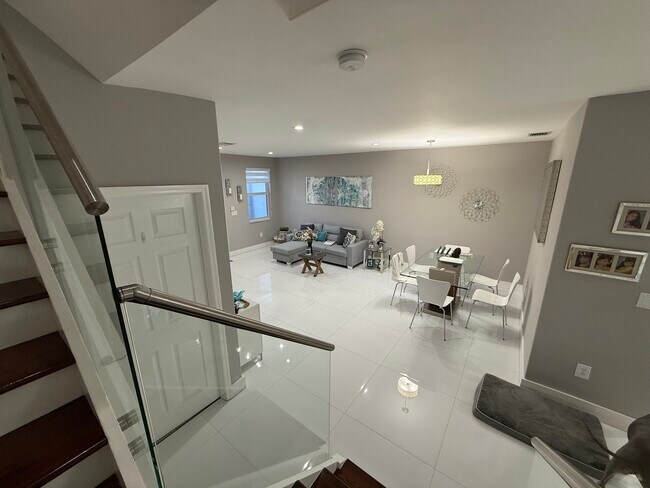 ZONA DE SALIDA - 10775 NW 81st Ln