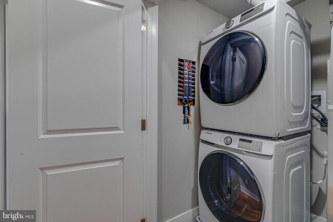 Foto del edificio - 2115 Master St