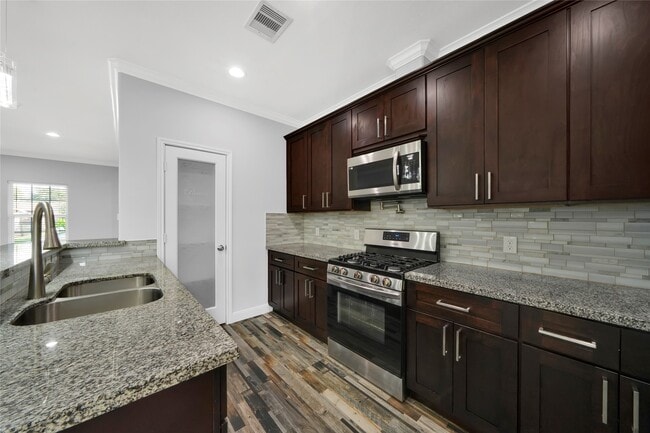 Foto del edificio - 4732 Carmen St