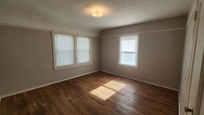 Foto del edificio - Charming 2 bed, 1 bath Townhome -  ASK ABO...