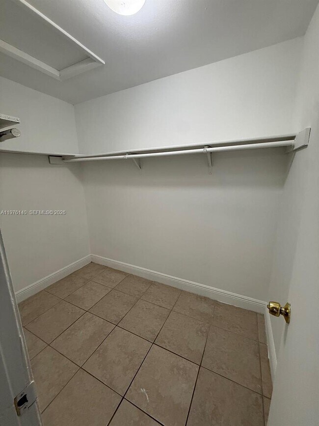 Foto del edificio - 8735 NW 39th St