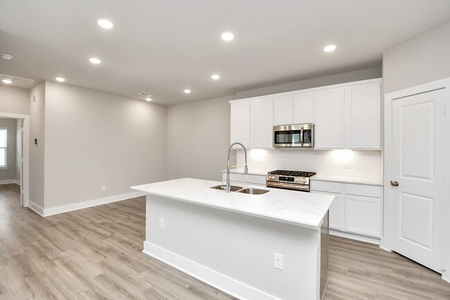 Building Photo - 21034 Shore Oak Dr