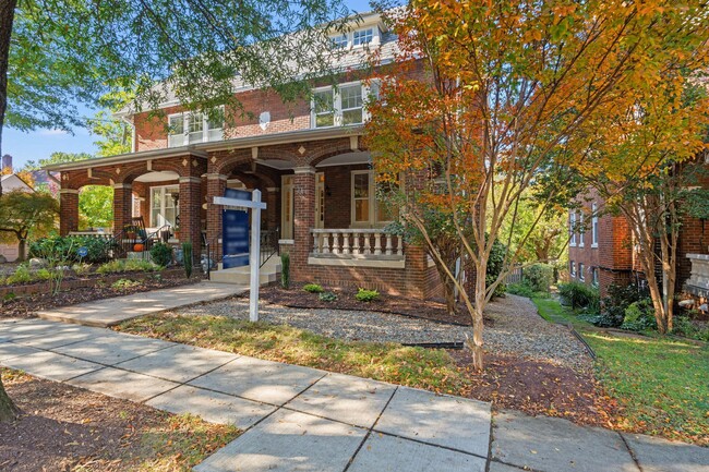 Photo - 2814 Bellevue Terrace NW House