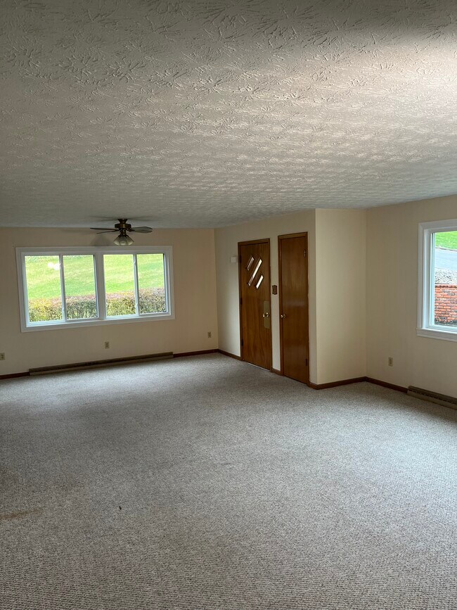 Foto del edificio - 889 Ivy Ave