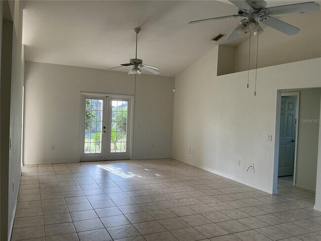 Foto del edificio - 2700 S Biscayne Dr