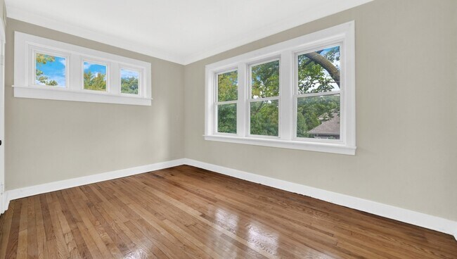 Bedroom - 2519 W 62nd St