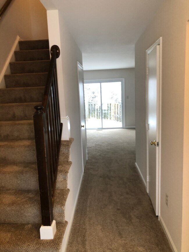 Building Photo - 533 Congressional Dr