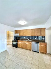 Building Photo - 1409 Hull St