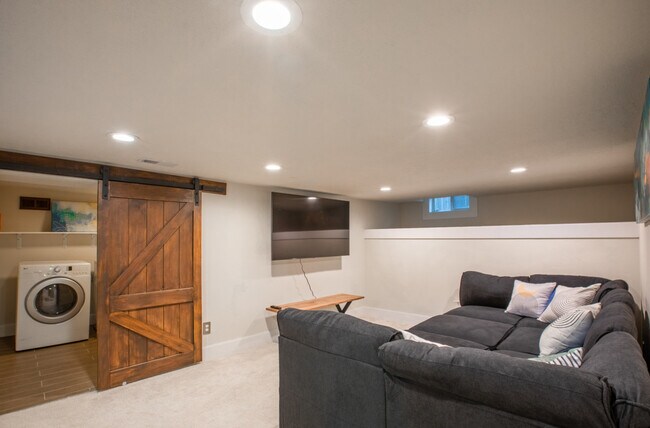 Foto del edificio - 1285 Parkway Ave