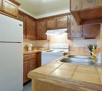 Kitchen - Mercedes Apartments