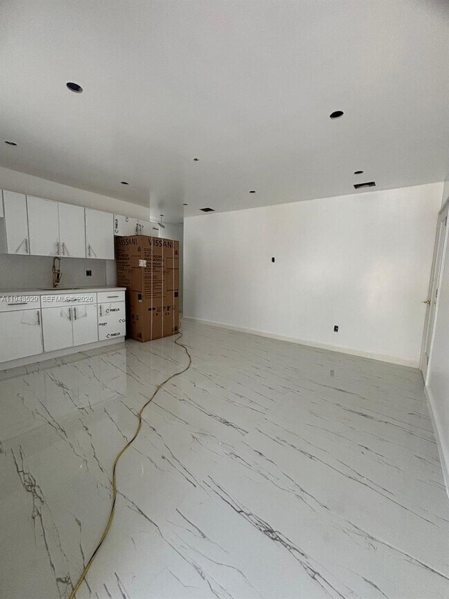 Foto del edificio - 4380 SW 1st St