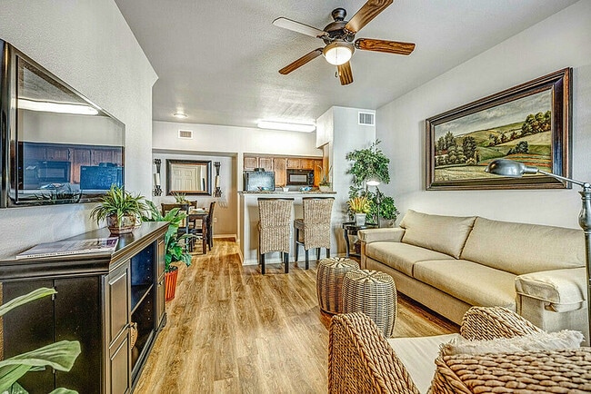 Living Room - Forty649 North Hills