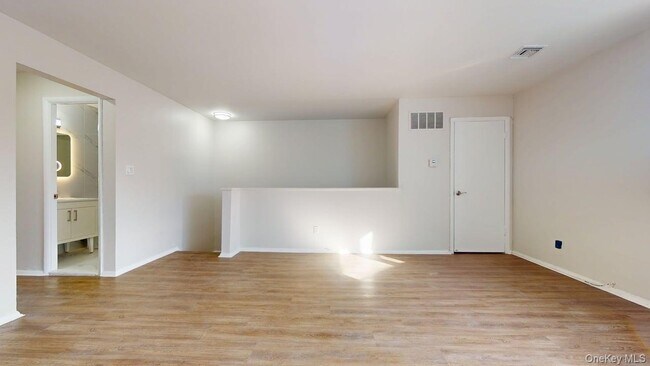 Foto del edificio - 110-41 62nd Dr