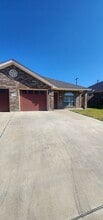 Building Photo - 5808 Aquarius Dr