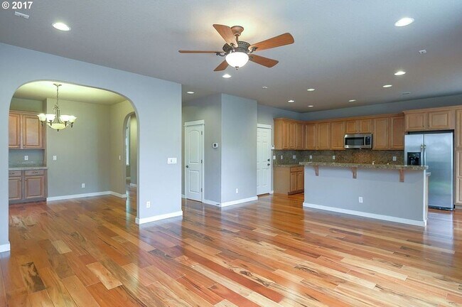 Foto del edificio - 6146 NE Ridgestone Ct