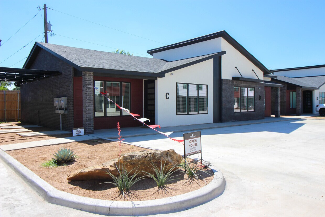 406 38th St, Canyon, TX 79015 Townhome Rentals in Canyon TX