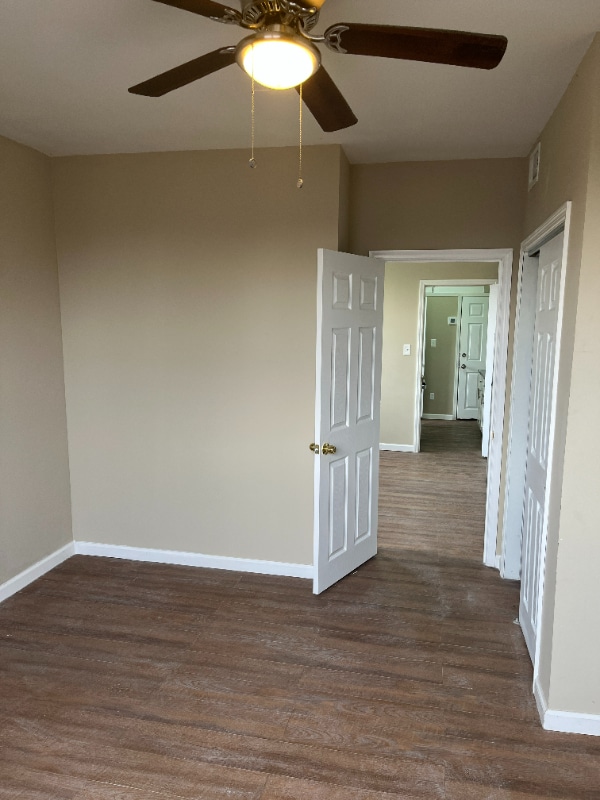 Building Photo - 2255 N Park Ave