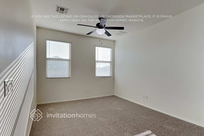 Foto del edificio - 2152 W Emrie Ave